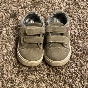 Morgan & Milo size 6 toddler boy shoes